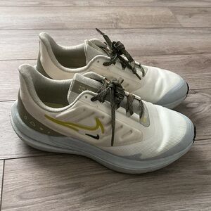 Nike Air Winflo Shield Cream Sneakers